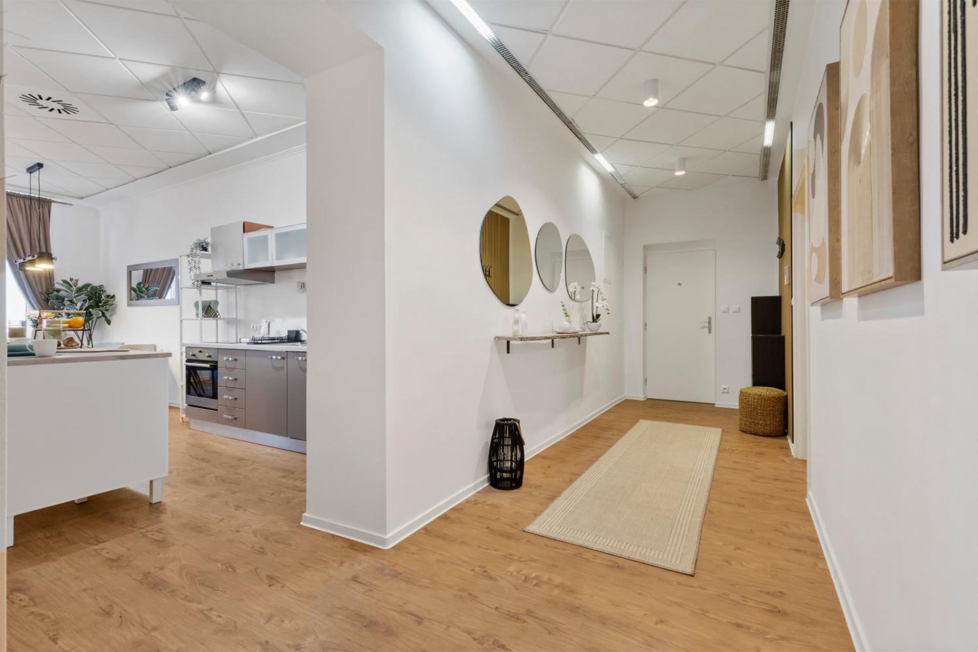 Ferienwohnung Luxe Living At Old Town Center Pressburg Exterior foto